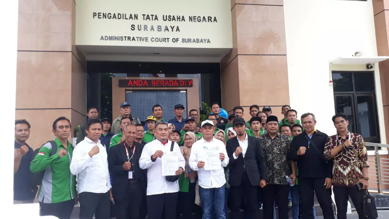 Pekerja Jawa Timur Gugat SK Gubernur Soal Upah Minimum