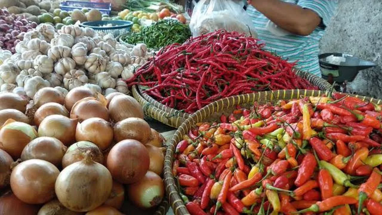 Jelang Tahun Baru, Harga Cabai dan Komoditas Pangan di Surabaya Melonjak