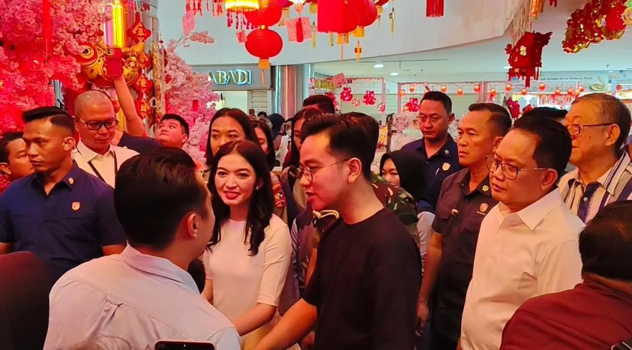 Nikmati Suasana Imlek di Pasar Atom Surabaya, Wapres Gibran Sebut Pasar Lama Ini Harus Direnovasi