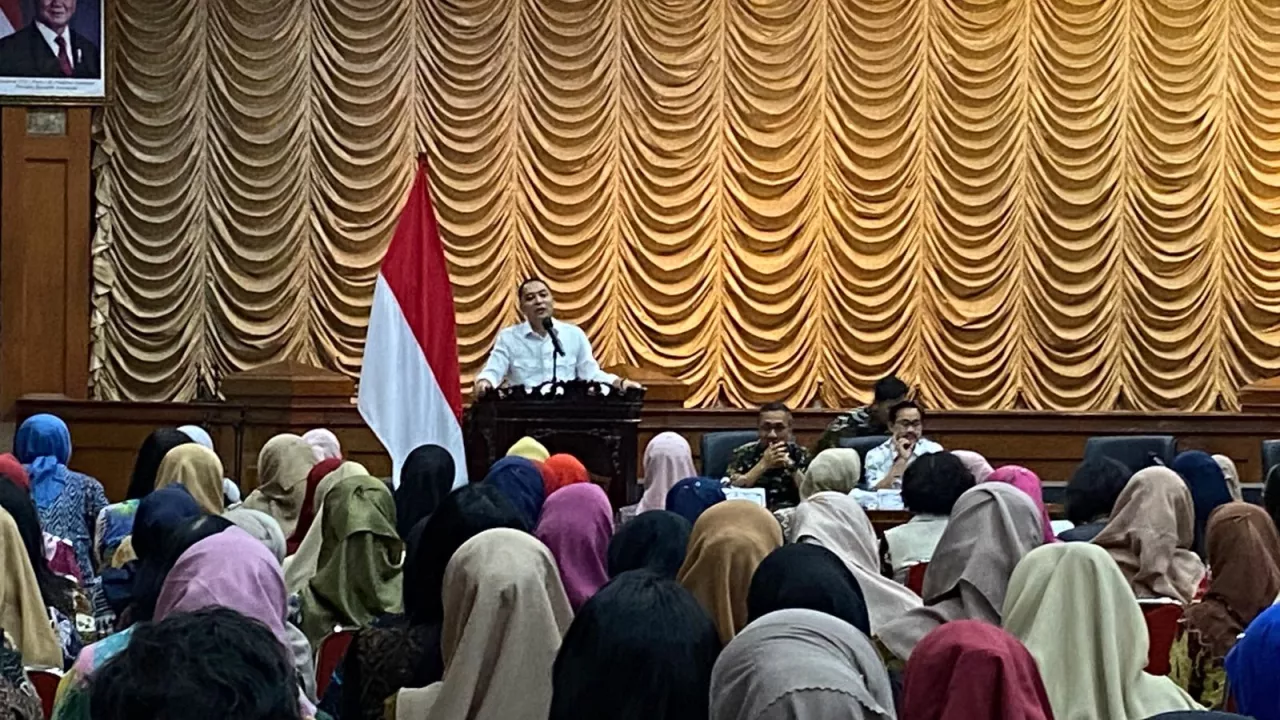 Kepala OPD Diizinkan Cuti Hari Pertama Kerja, Wali Kota Eri: Gendeng Kerja Terus!