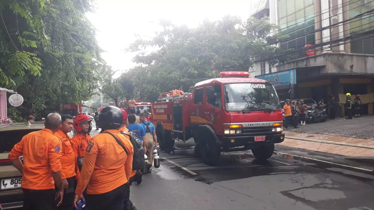 Kebakaran Ruko Bekas Sanggar Lukis di Surabaya, Diduga Korsleting AC