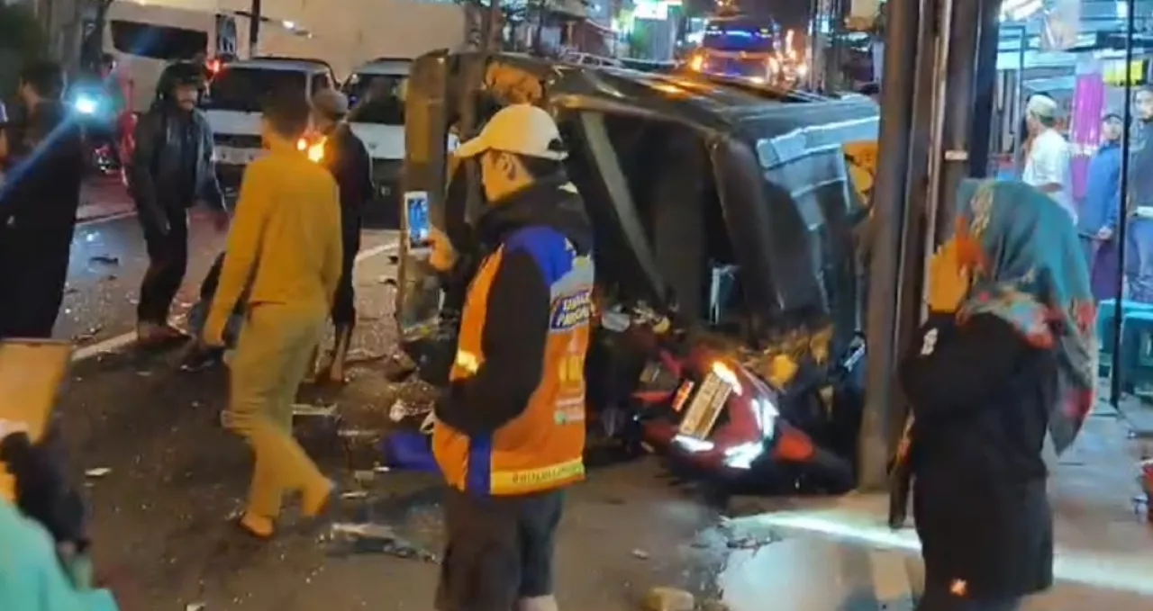 Bus Wisata Asal Bali Kecelakaan di Batu, 4 Tewas dan Puluhan Orang Terluka