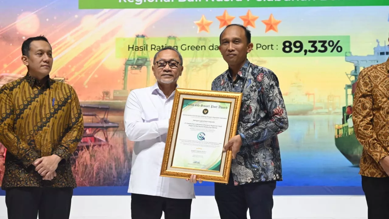 Pelabuhan Benoa Raih Nilai Tertinggi Green and Smart Port Awards 2024