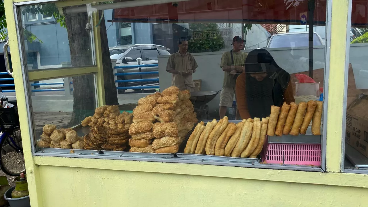 LPG 3 Kg Langka, Pedagang Gorengan Menjerit: Cari Gasnya Susah!