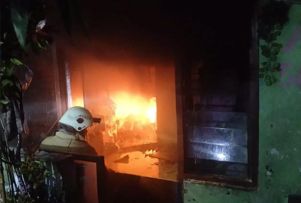 Kebakaran Hanguskan Satu Kontrakan di Surabaya, Diduga Akibat Korsleting Listrik