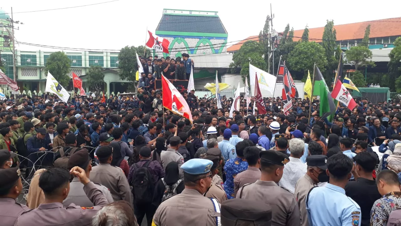 Terima 10 Tuntutan Demonstran, DPRD Jatim Dorong Dialog dengan Pemerintah Pusat