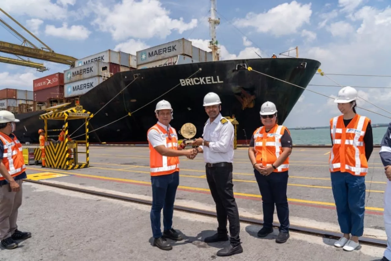 PT Terminal Petikemas Surabaya Perkuat Jaringan Logistik Regional dengan Layanan IN2 Service