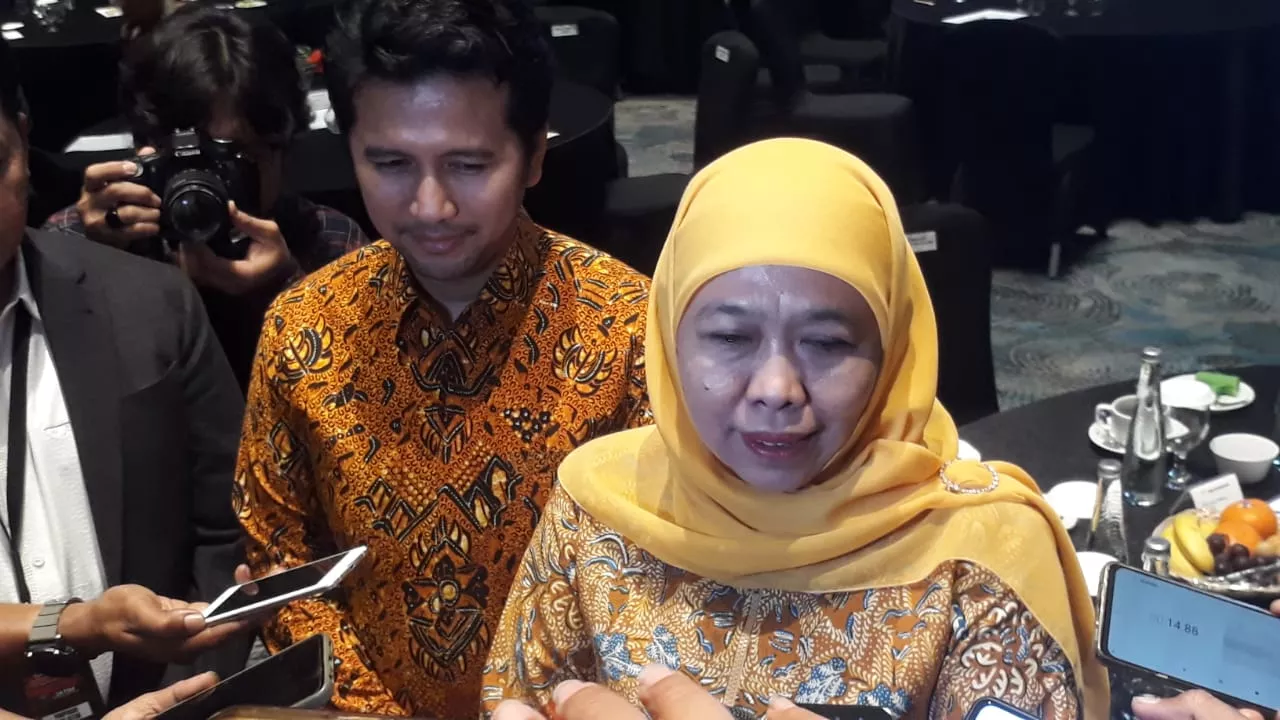 Warga Jatim Bandingkan Khofifah dengan Gubernur Jabar soal Pajak Kendaraan   