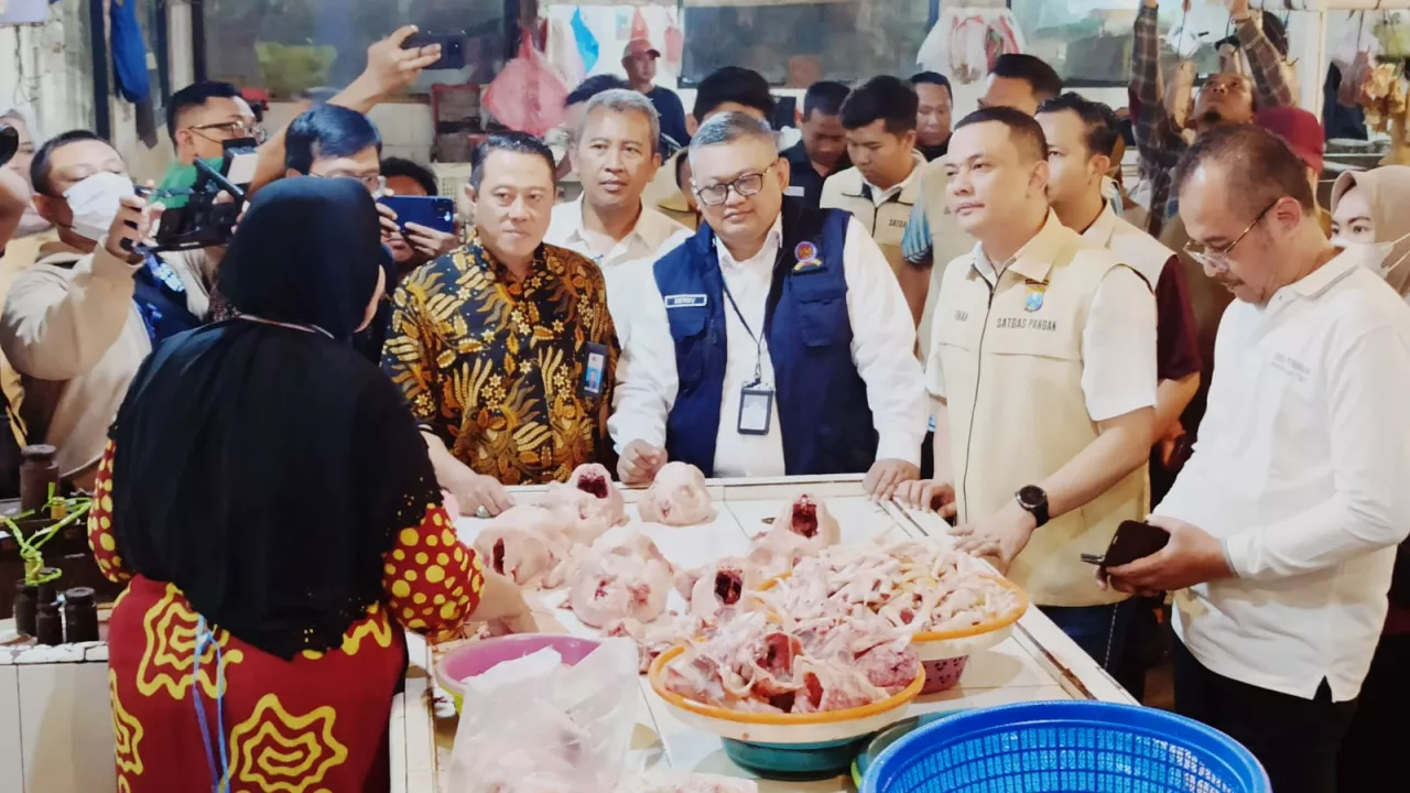 Stok dan Harga Bahan Pokok Stabil, Satgas Pangan Polda Jatim Pastikan Ketersediaan Aman hingga Lebaran