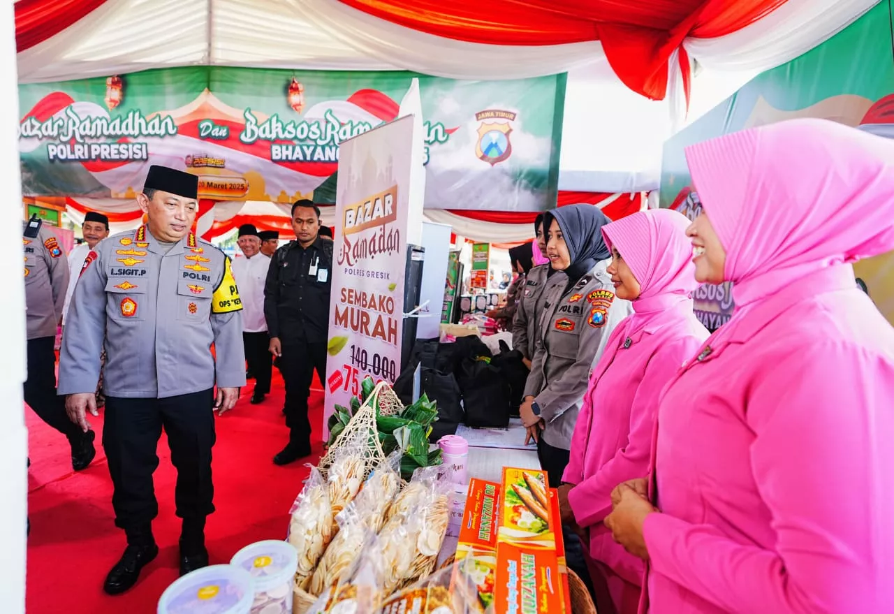 Kapolri Hadiri Bazar Ramadan Polri Presisi dan Baksos Bhayangkara 2025