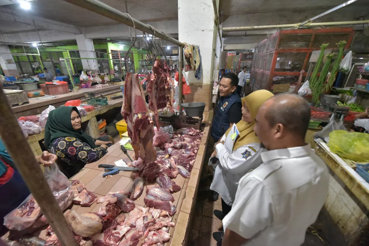 Jelang Lebaran, Harga Bawang Merah dan Daging Naik di Surabaya