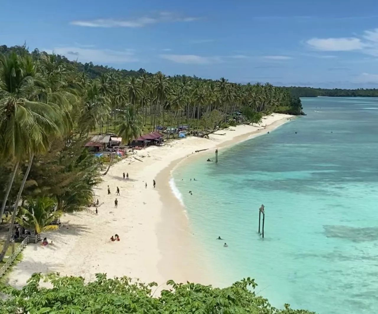 Lamin Guntur, Pantai Cantik di Balik Rimbun Kelapa Ujung Timur Berau