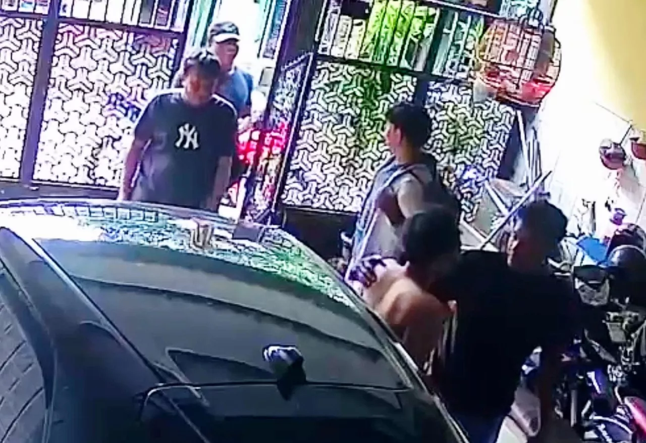 Salah Grebek Rumah Warga, Polisi di Surabaya Viral di Medsos