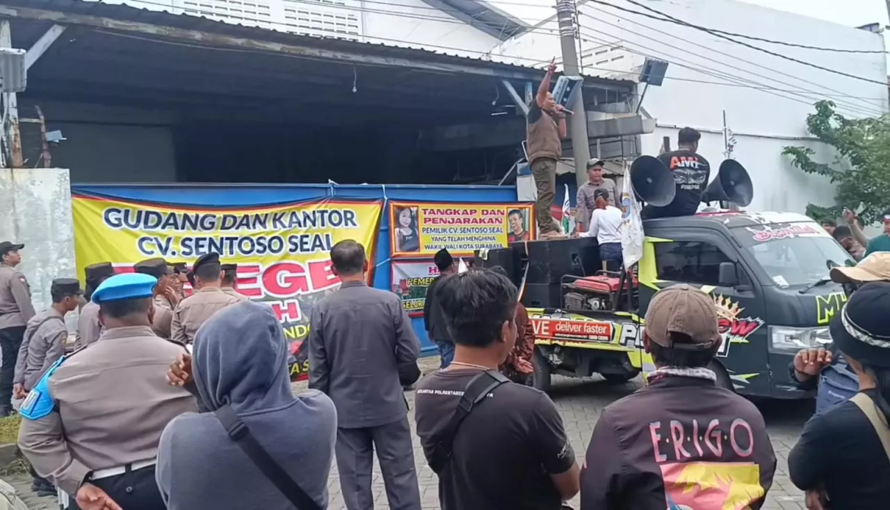 Gudang Pengusaha Pelapor Wawali Armuji Digeruduk Massa