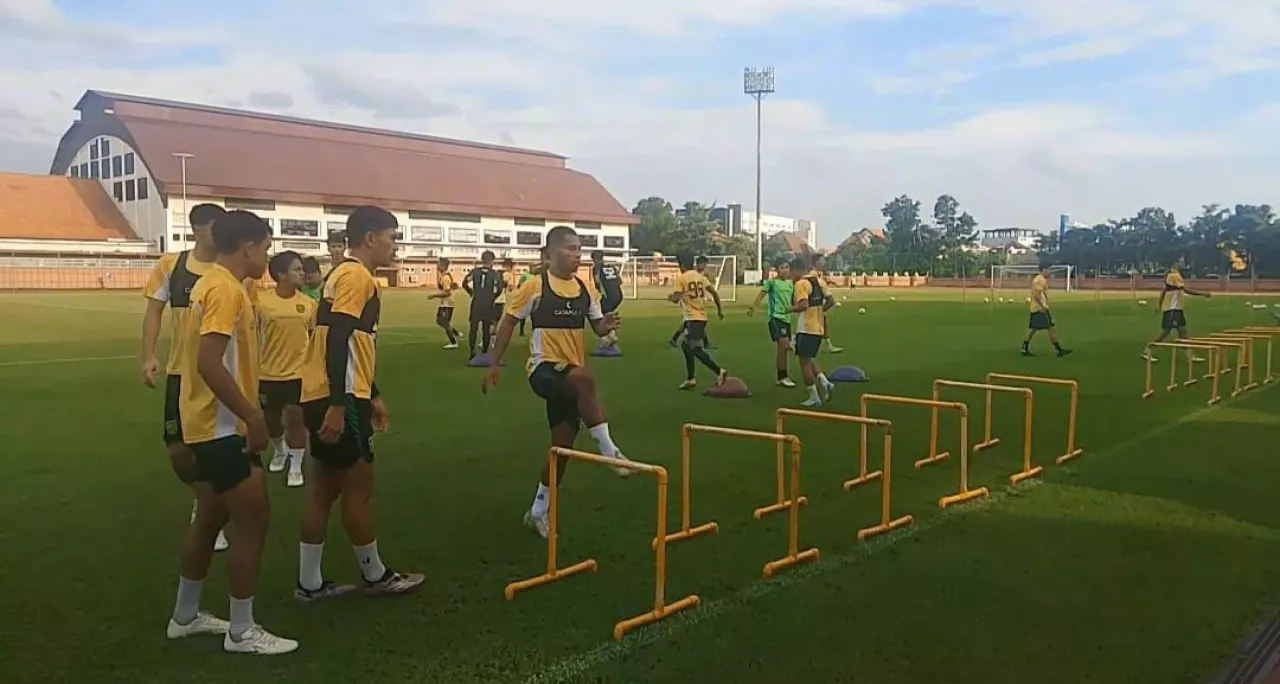 Suporter dan Kartu Kuning, Persebaya Surabaya Kena Denda Rp75 Juta