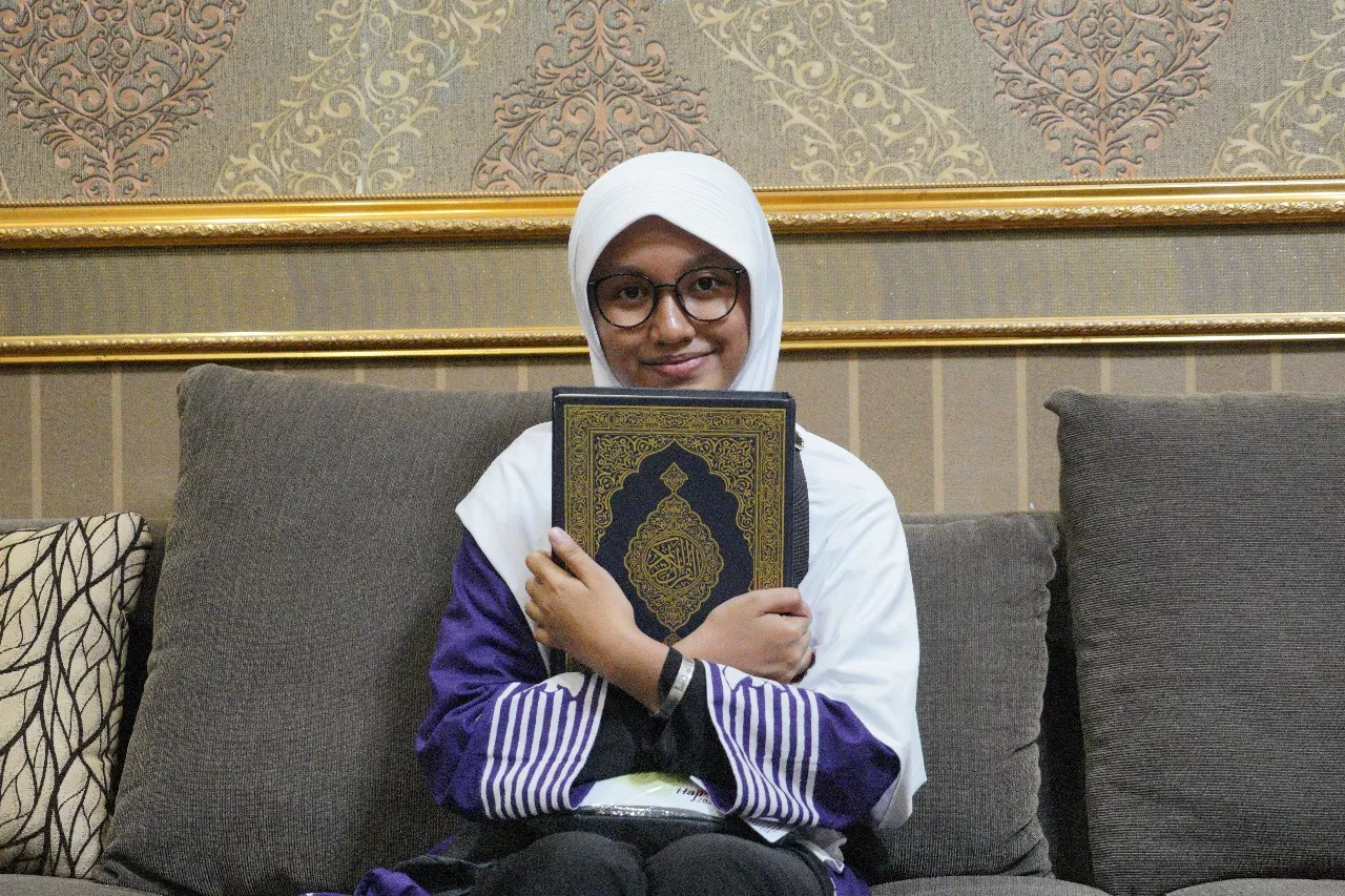 Zahra Aqila Rahmah: Jemaah Termuda Kloter 14 Menuju Tanah Suci   