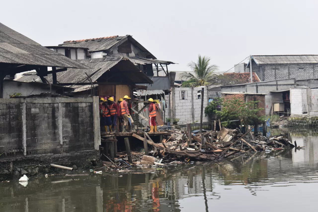 Warga Bantaran Sungai Kalianak Terima SP Ketiga, Pemkot Siap Bongkar Paksa
