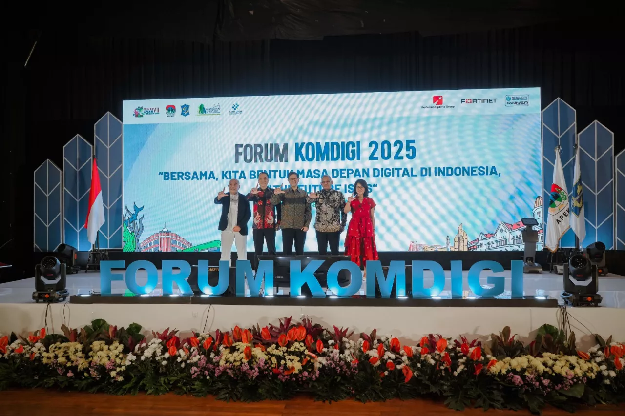 Sinergi Digital Nasional Dimulai dari Surabaya, Wali Kota Eri Fokus Efisiensi APBD
