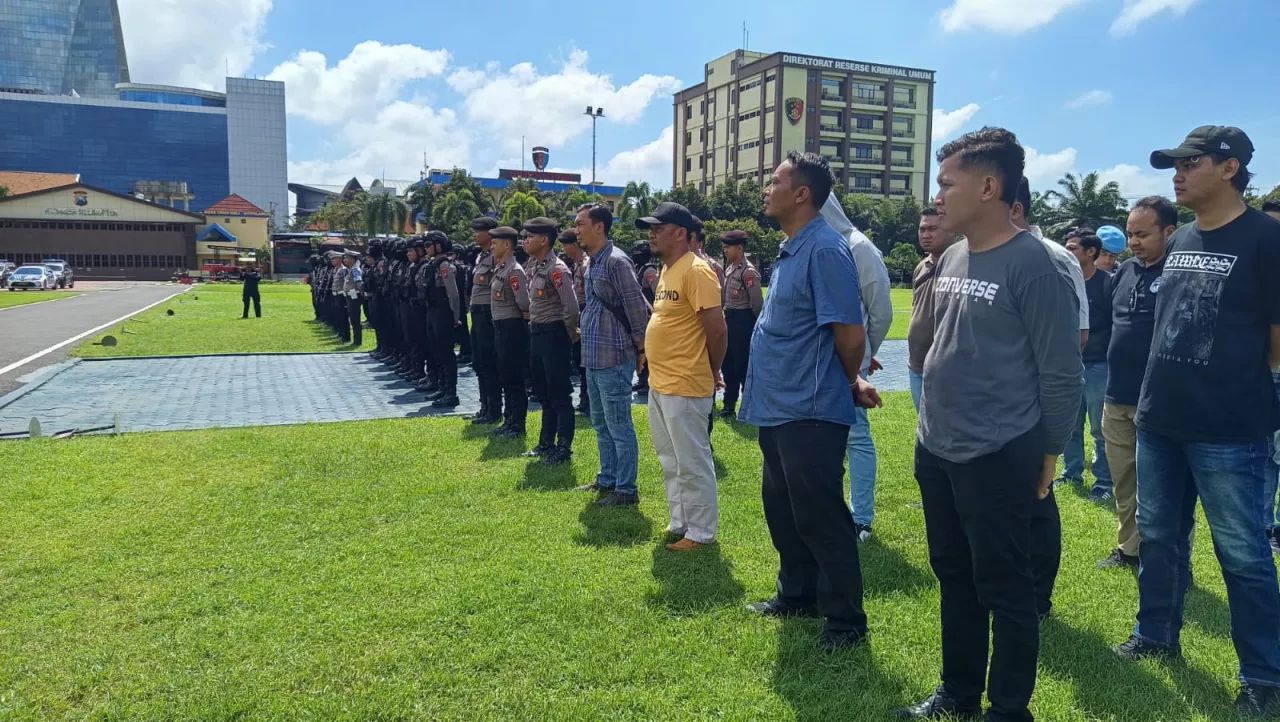 Polda Jatim Gelar Patroli Skala Besar Antisipasi Premanisme Selama Waisak   