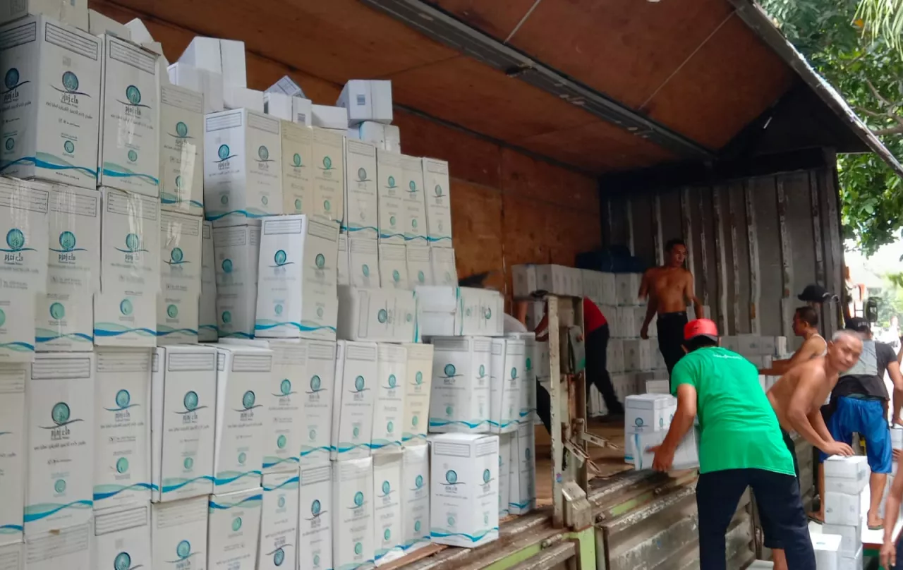 Air Zamzam Tiba, Jemaah Haji Siap Terima Saat Pulang