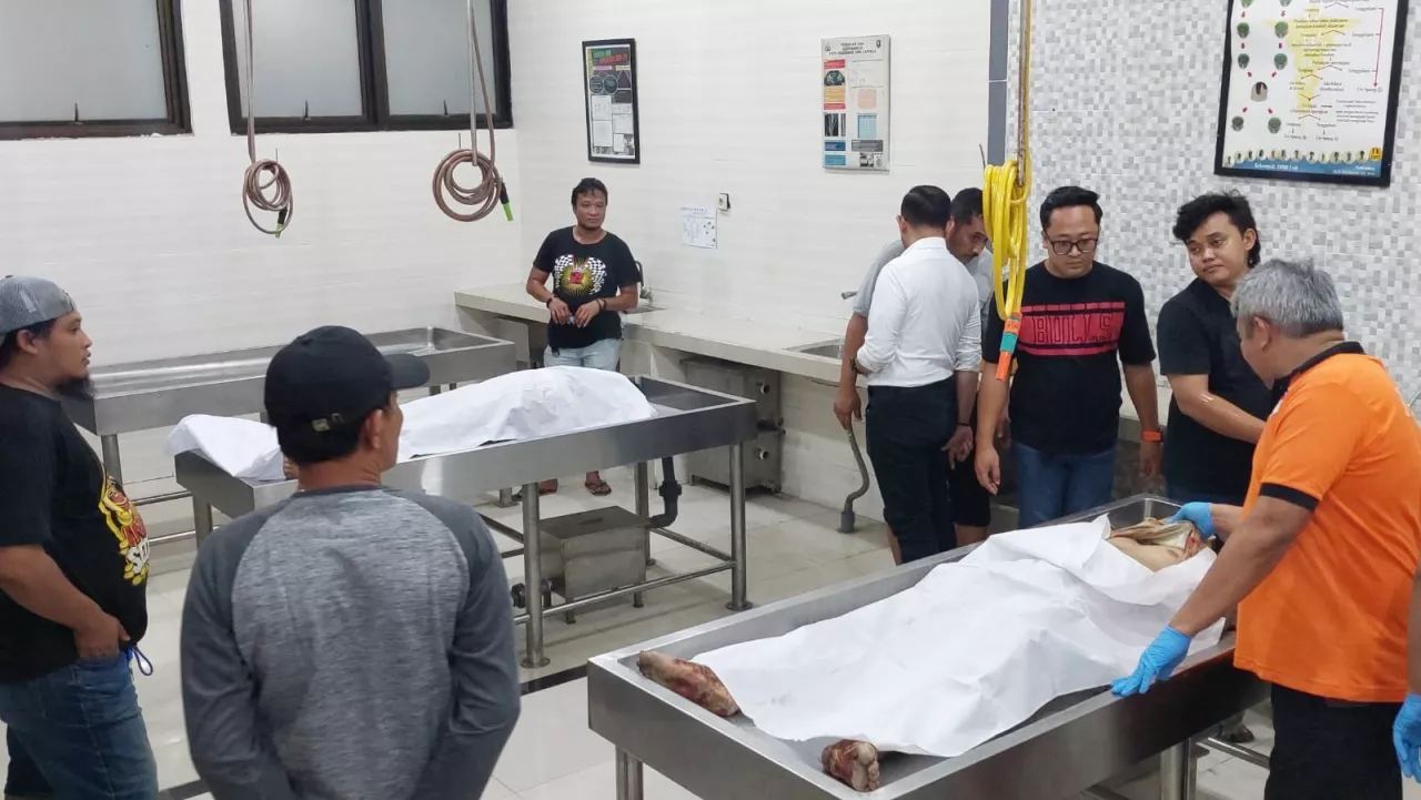Polda Jatim Tembak Mati Dua Anggota Komplotan Spesialis Pembobol Toko Rokok