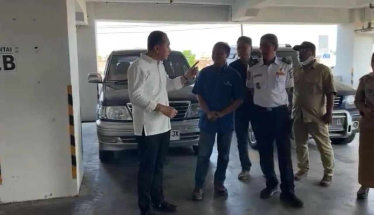 Parkir Liar Sebabkan Macet, Wali Kota Eri Tinjau Langsung RSUD dr Soewandhie