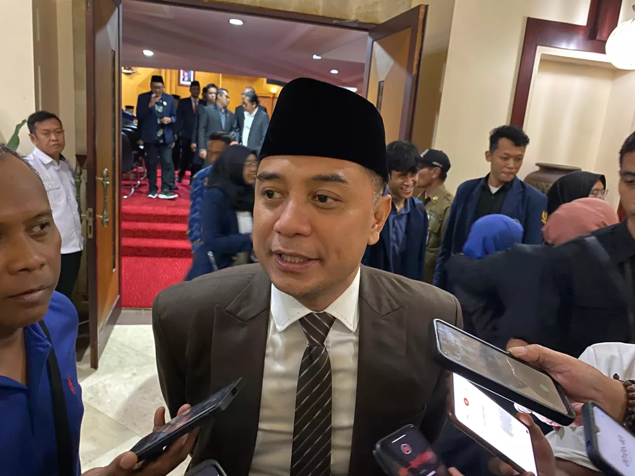 Toko Buka 24 Jam Tetap Bayar Pajak Parkir Sama, Tegas Eri
