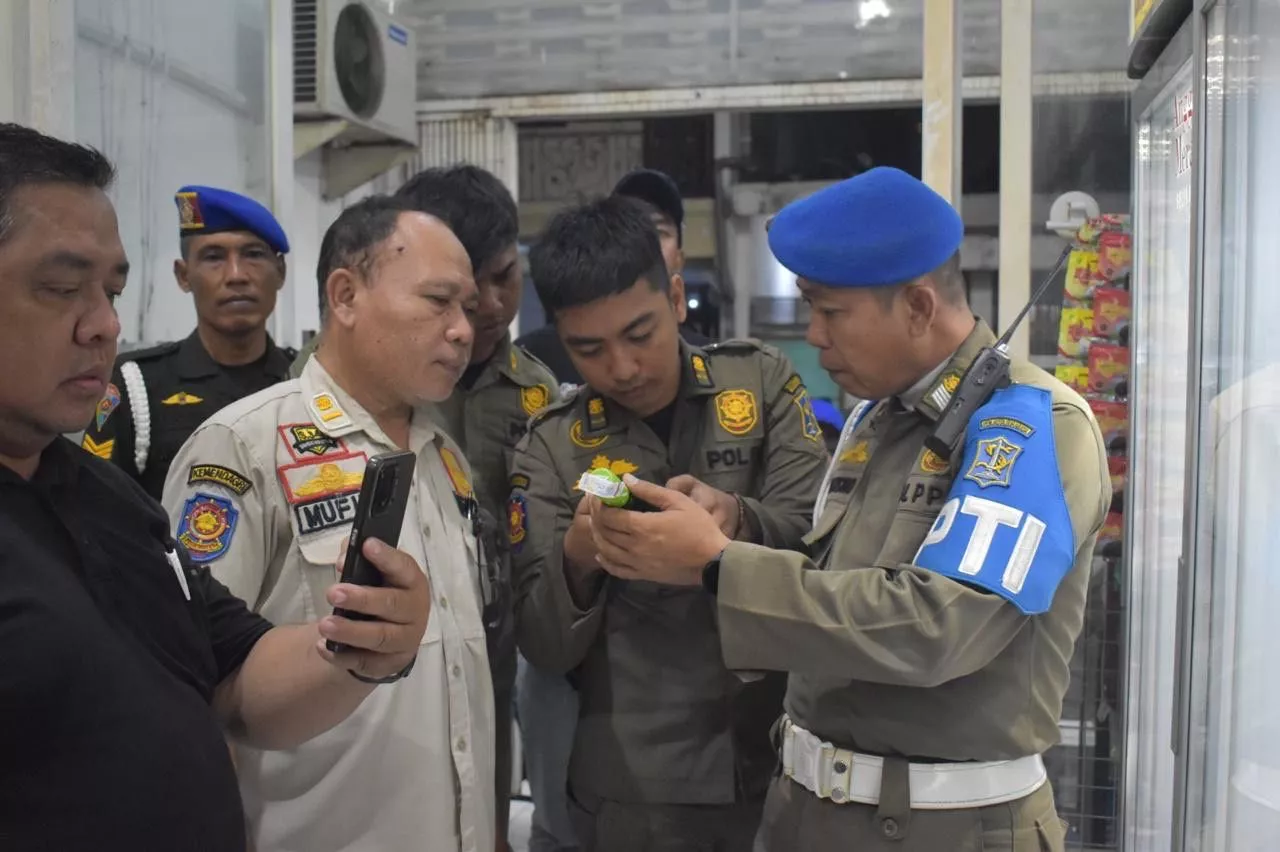 Bandel Jual Miras, Toko Kelontong di Gubeng Kertajaya Berkali-kali Disegel Satpol PP
