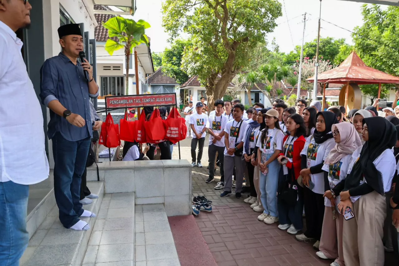 100 Ketua OSIS Ikut Tur Literasi Soekarno, Begini Napak Tilasnya