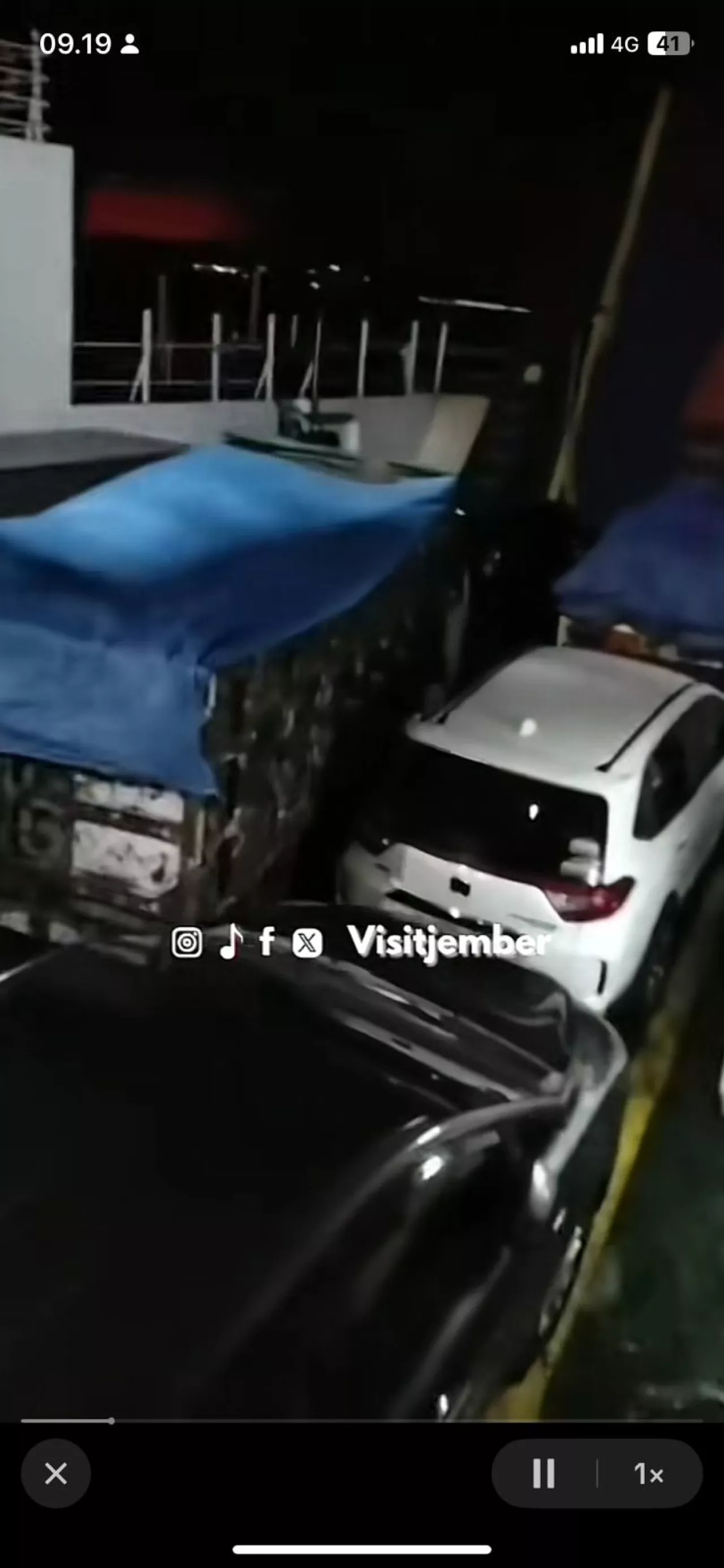 KMP Tunu Pratama Jaya Tenggelam di Selat Bali, 4 Orang Ditemukan Selamat