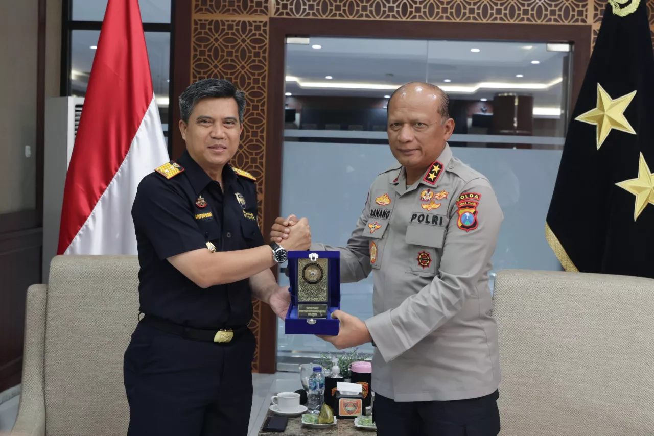 Marak Rokok Ilegal dan Narkoba, Polda Jatim dan Bea Cukai Tingkatkan Sinergi
