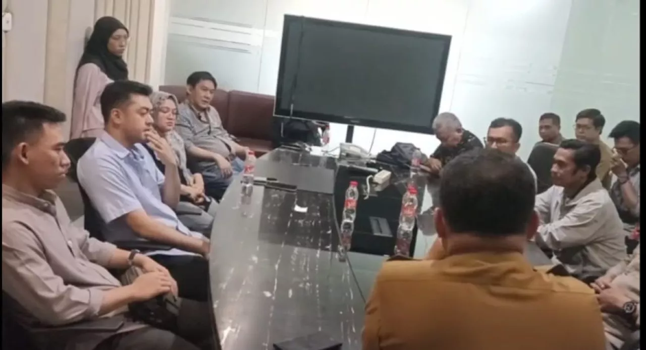 Izin Operasional Pabrik Emas Benowo Masih Dikaji, Warga Desak Penghentian Total