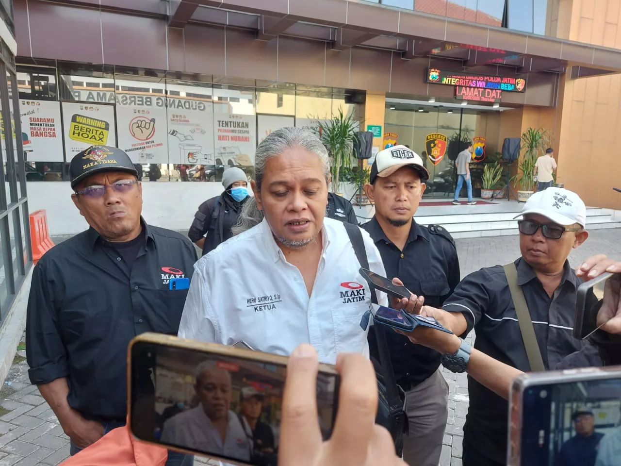Gubernur Khofifah Penuhi Panggilan KPK untuk Diperiksa di Polda Jatim