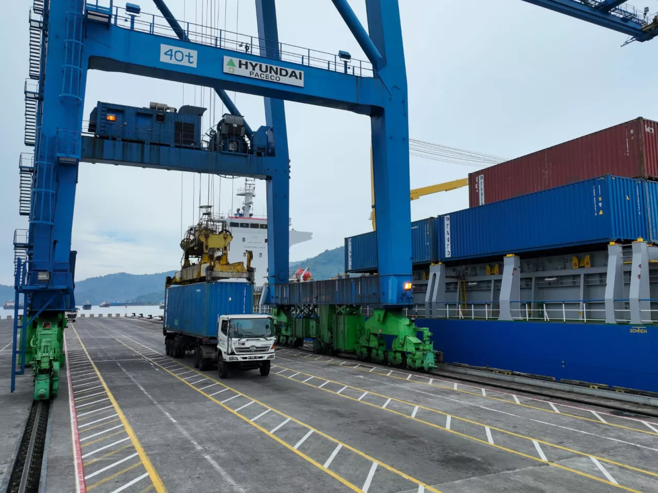 Sempat Terganggu Pasca Insiden RTG, Layanan TPK Bitung Kembali Normal