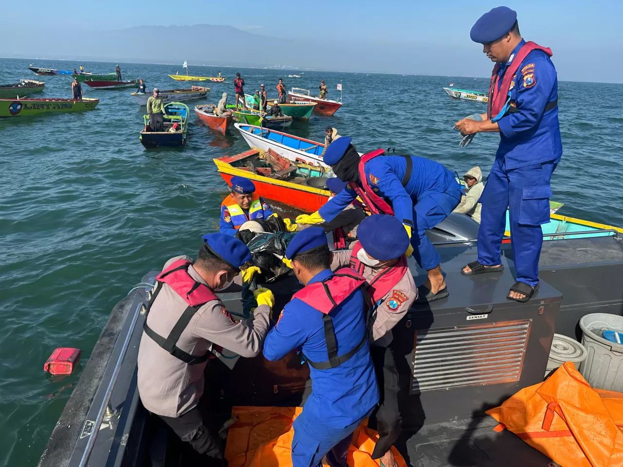 Dua Jenazah Lagi Ditemukan, Korban Laka Laut Lekok Jadi Empat