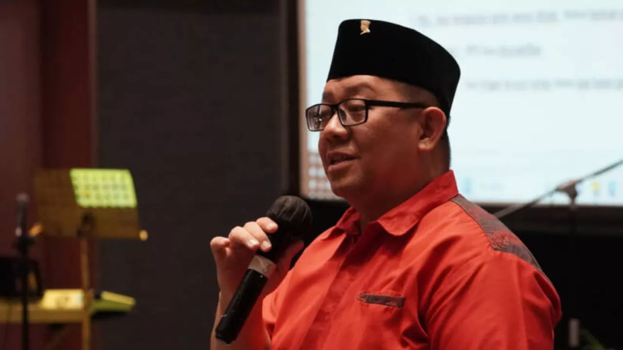 Kader Nyaris Bakar Diri, Begini Respon Plt Ketua PDIP Surabaya