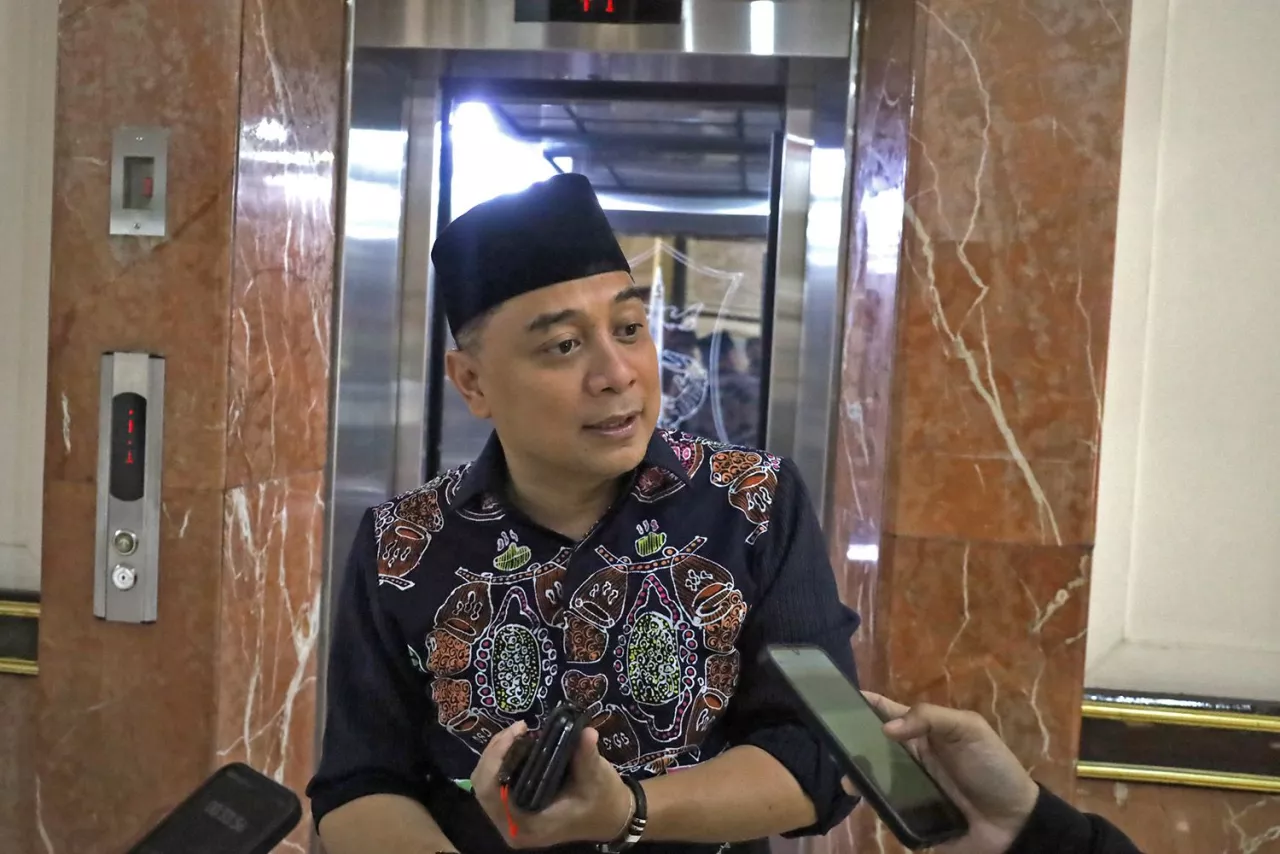 Surabaya Siap Sambut Taksi Listrik, Wali Kota Eri Sebut Dua Syarat untuk Investor