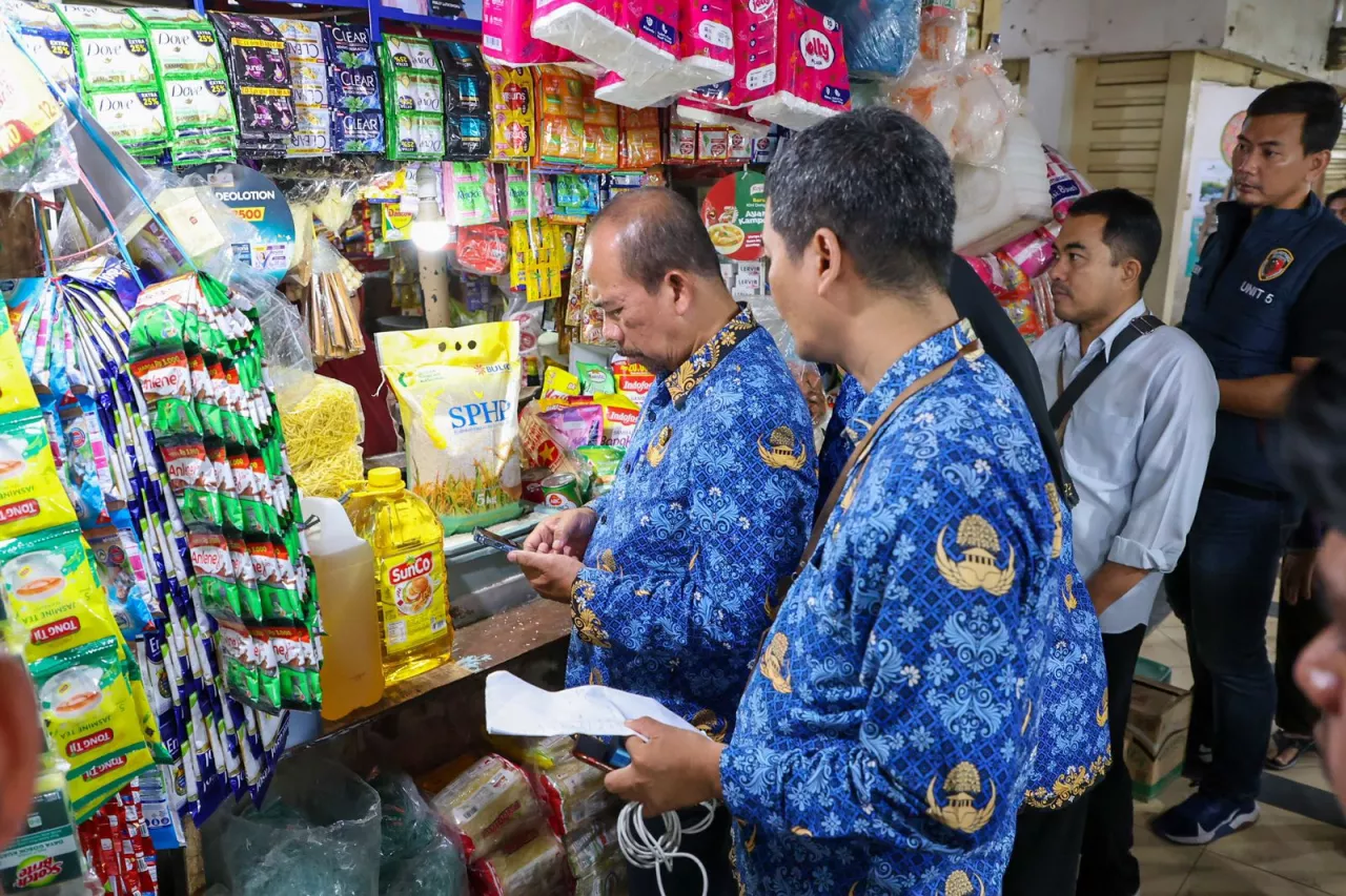 Pemkot Surabaya Pastikan Tak Ada Beras Oplosan, Stok Diklaim Aman untuk 8 Bulan