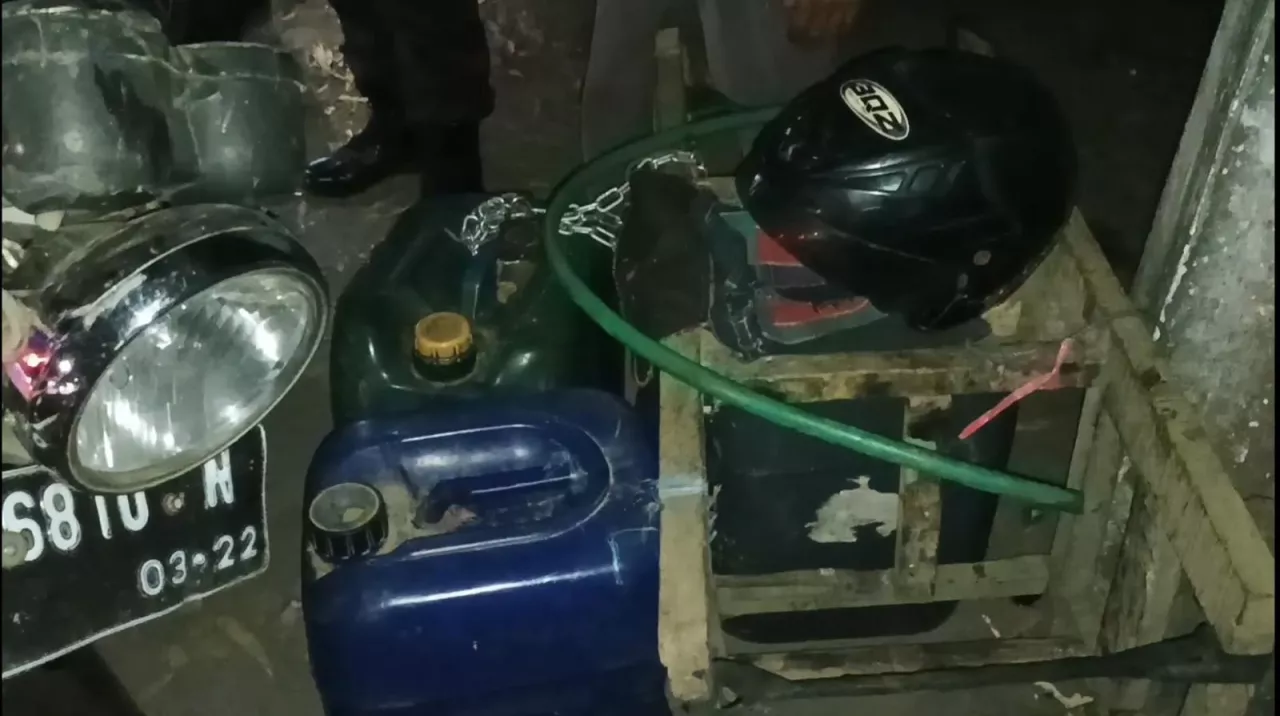 Penimbunan BBM di Jember Terungkap, Delapan Orang Diamankan