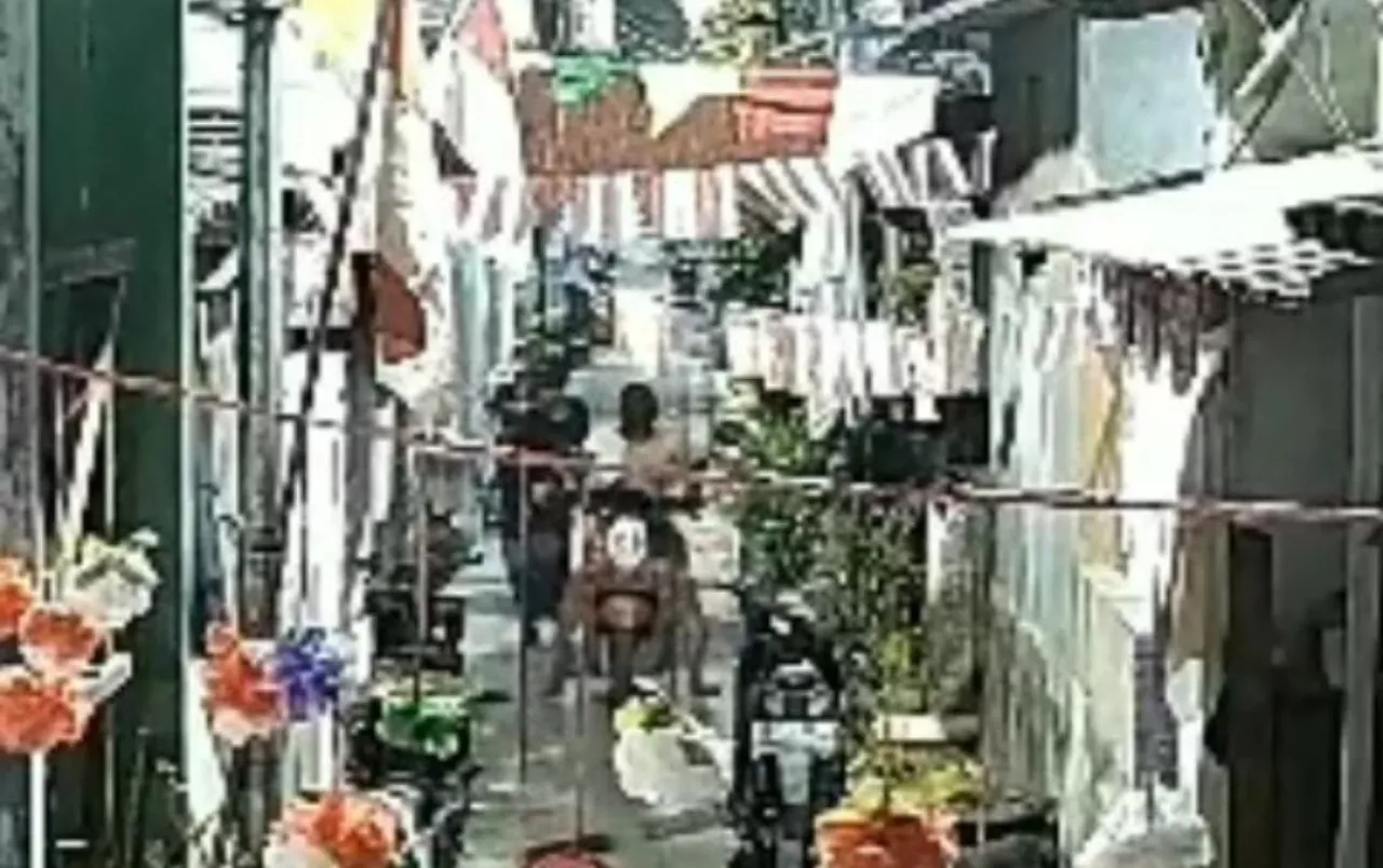Aksi Curanmor Resahkan Warga Tanah Merah Surabaya, Pelaku Terekam CCTV