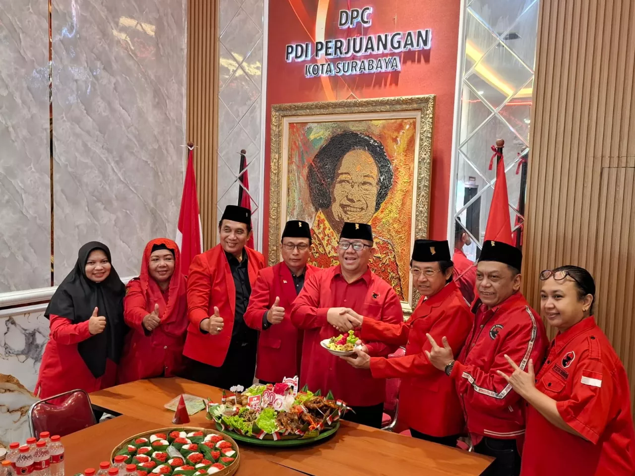 PDIP Surabaya Rayakan HUT ke-80 RI, Yordan Ingatkan Kader untuk Introspeksi dan Solid