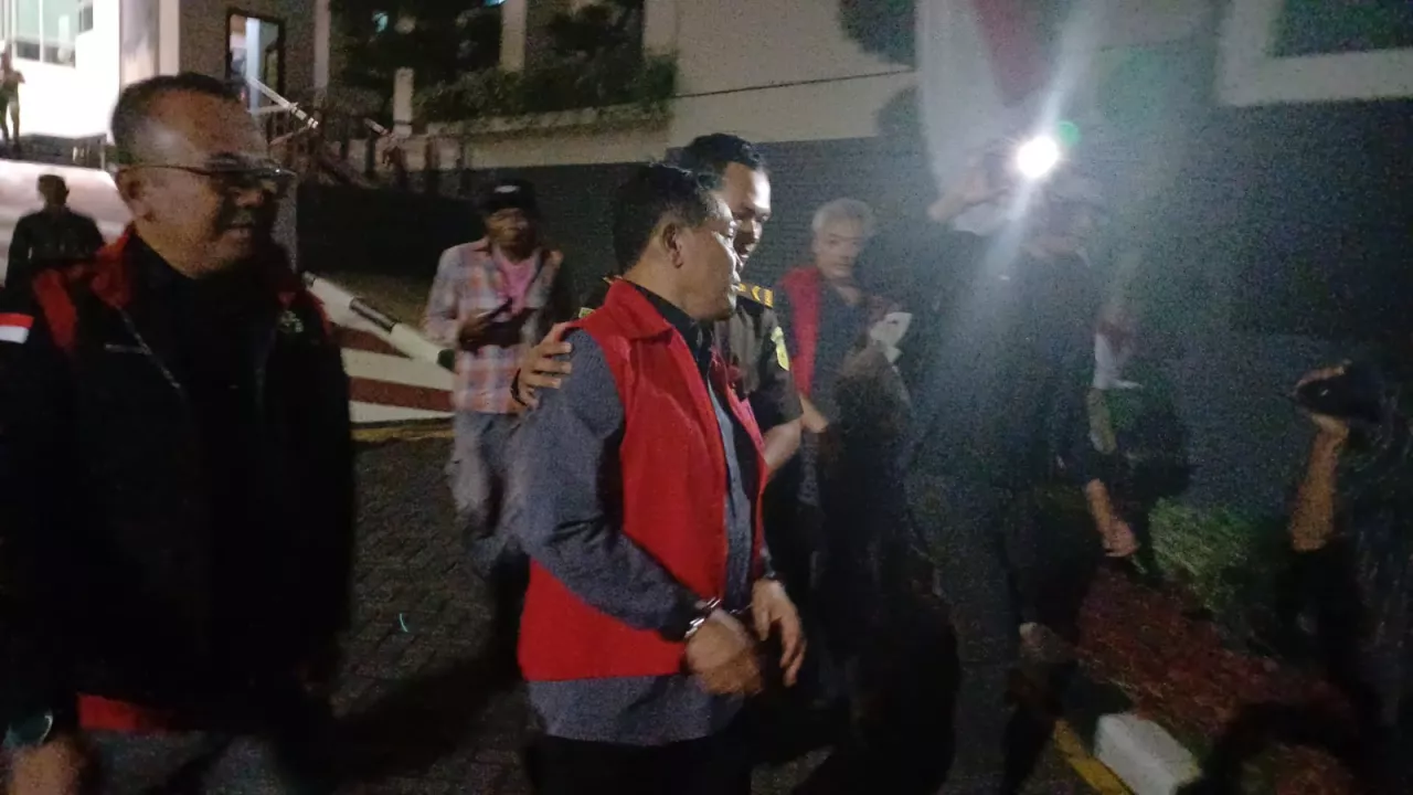 Dugaan Korupsi Hibah Pendidikan, Eks Pj Bupati Sidoarjo Ditahan Kejati Jatim