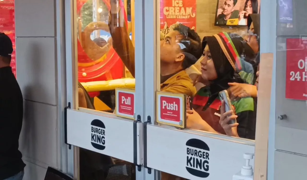 Surabaya Lumpuh Akibat Demo Ricuh, Ekonomi Lokal Terancam