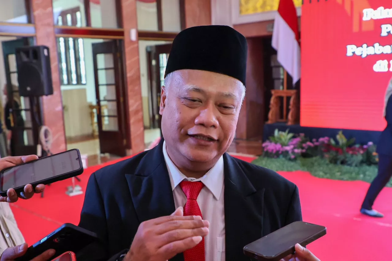 Tak Lagi Jor-joran Proyek, APBD 2026 Surabaya Fokus ke Jalan Kampung dan Bansos