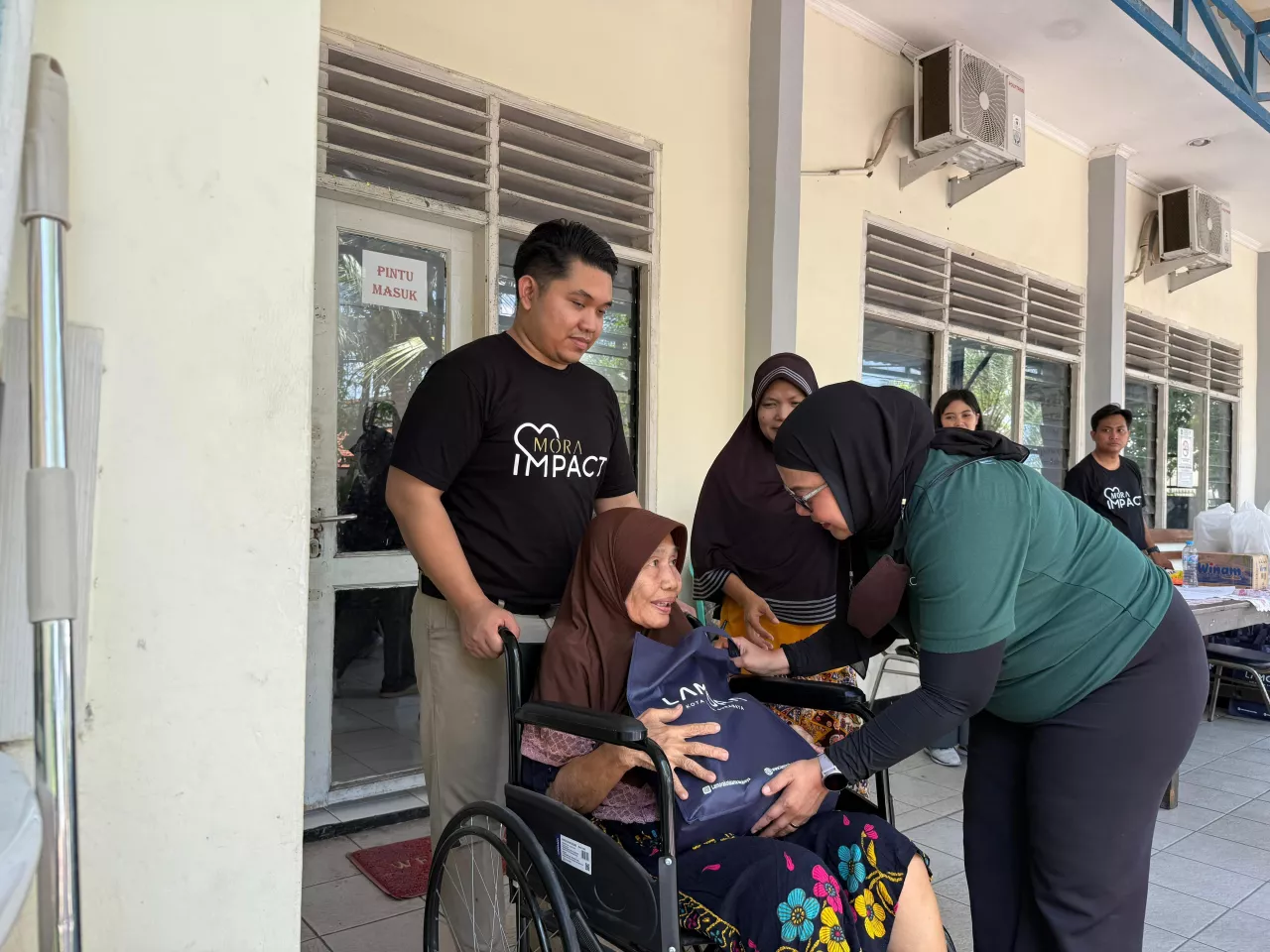 LAMORA Surabaya Gelar Pemeriksaan Kesehatan Gratis dan Bagi Sembako