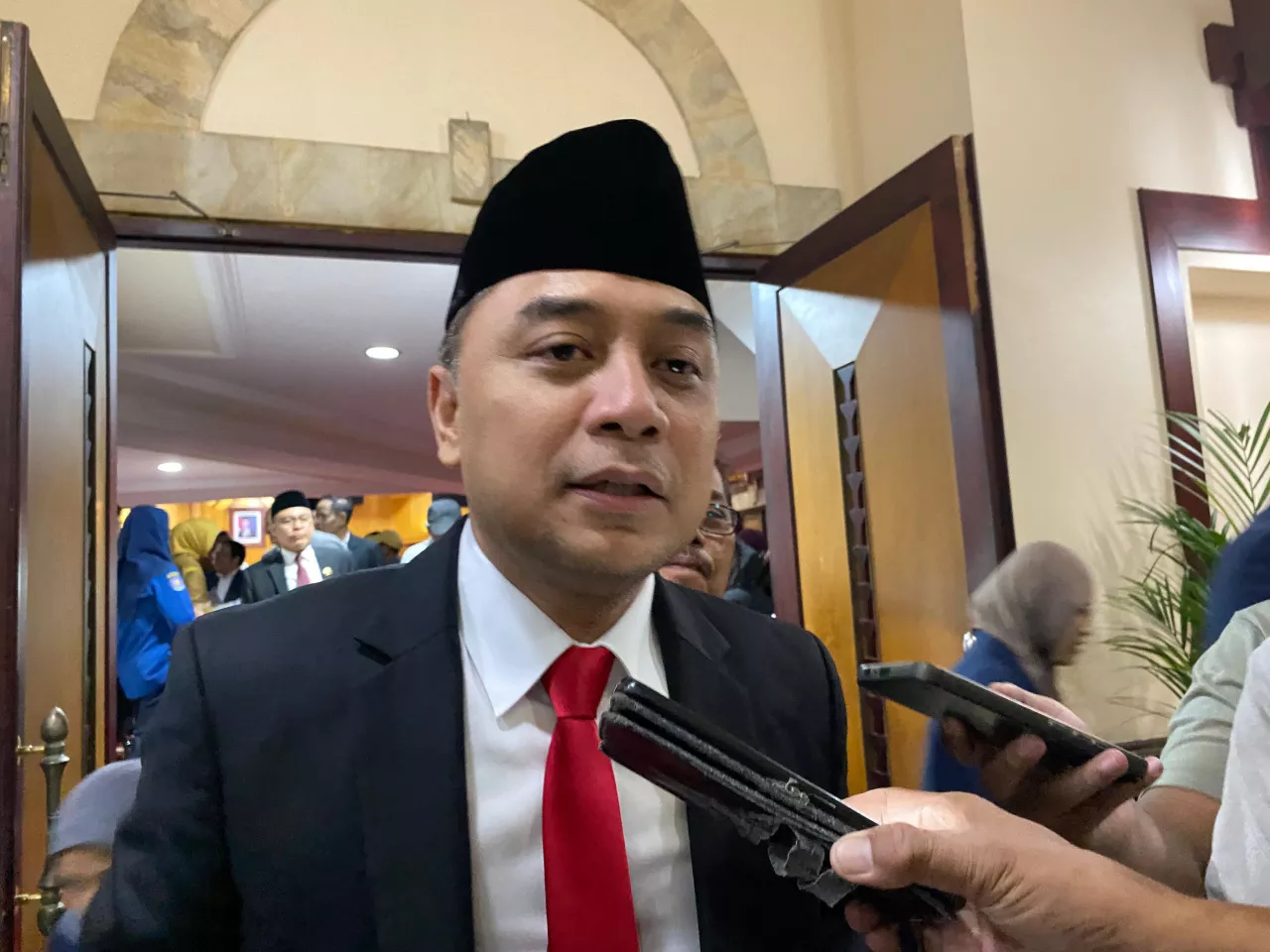 Wali Kota Eri Pastikan Santri Surabaya Korban Ponpes Sidoarjo Dapat Perawatan Intensif