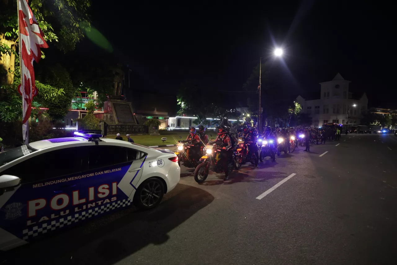 Pasca Kerusuhan, Polda Jatim Gelar Patroli Skala Besar di Surabaya
