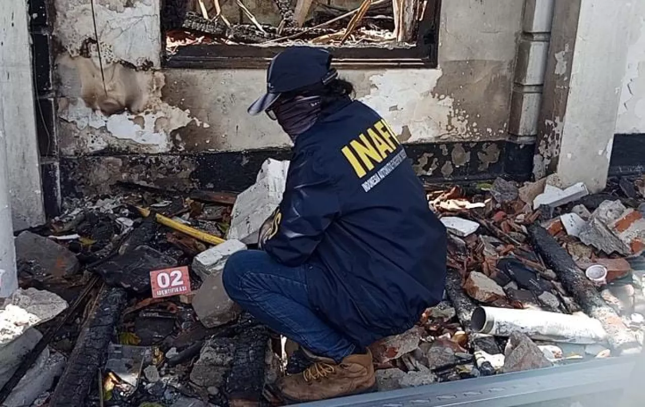 Polisi Selidiki 18 Terduga Pembakar Grahadi dan Mapolsek Tegalsari