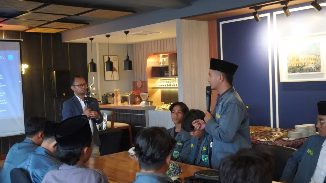 Sumpah Pemuda di Langit Surabaya, Pelajar NU Antusias Ikuti Kelas Public Speaking dan Kopi