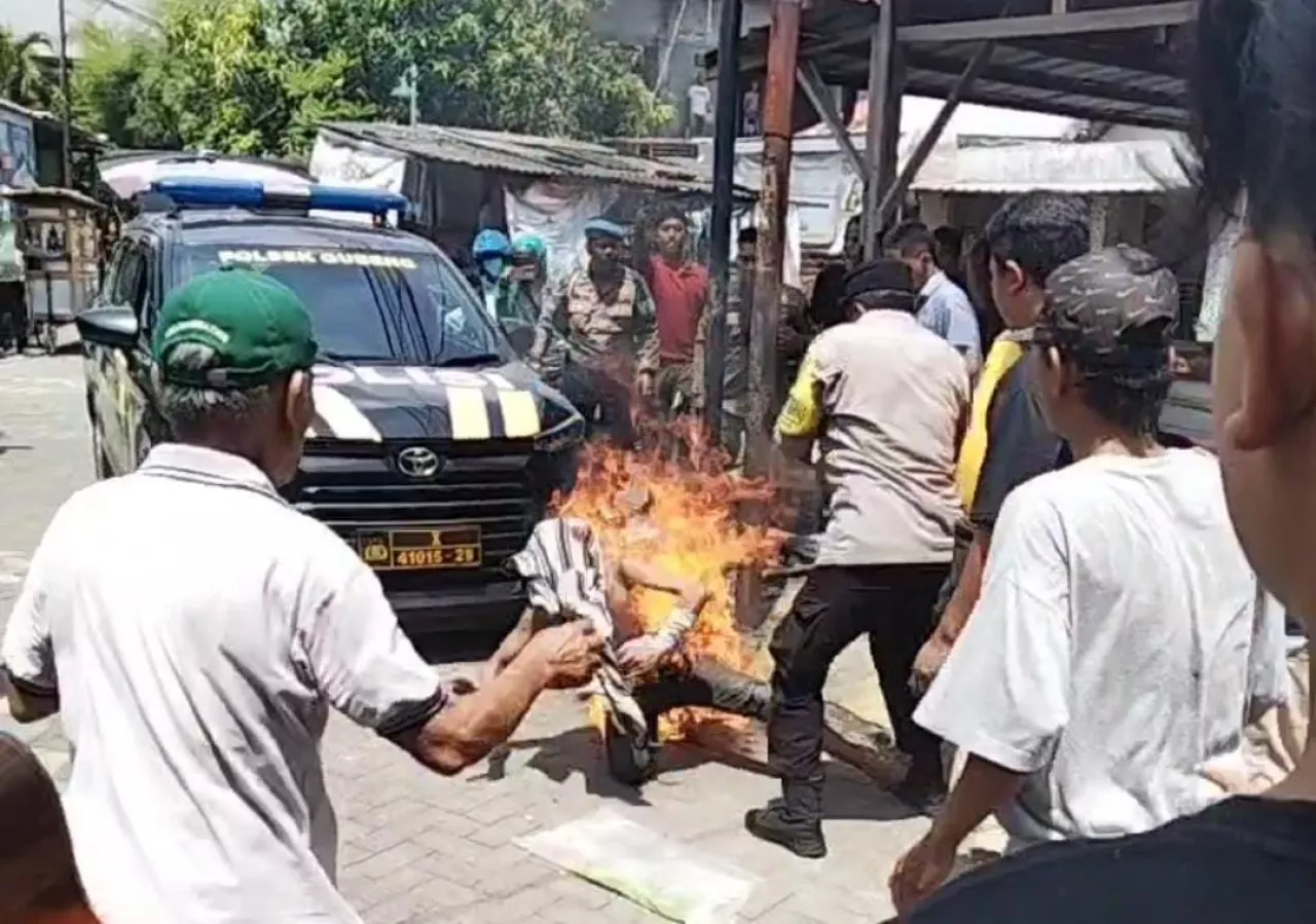 Maling Motor Tertangkap dan Terbakar di Surabaya, Begini Kronologinya